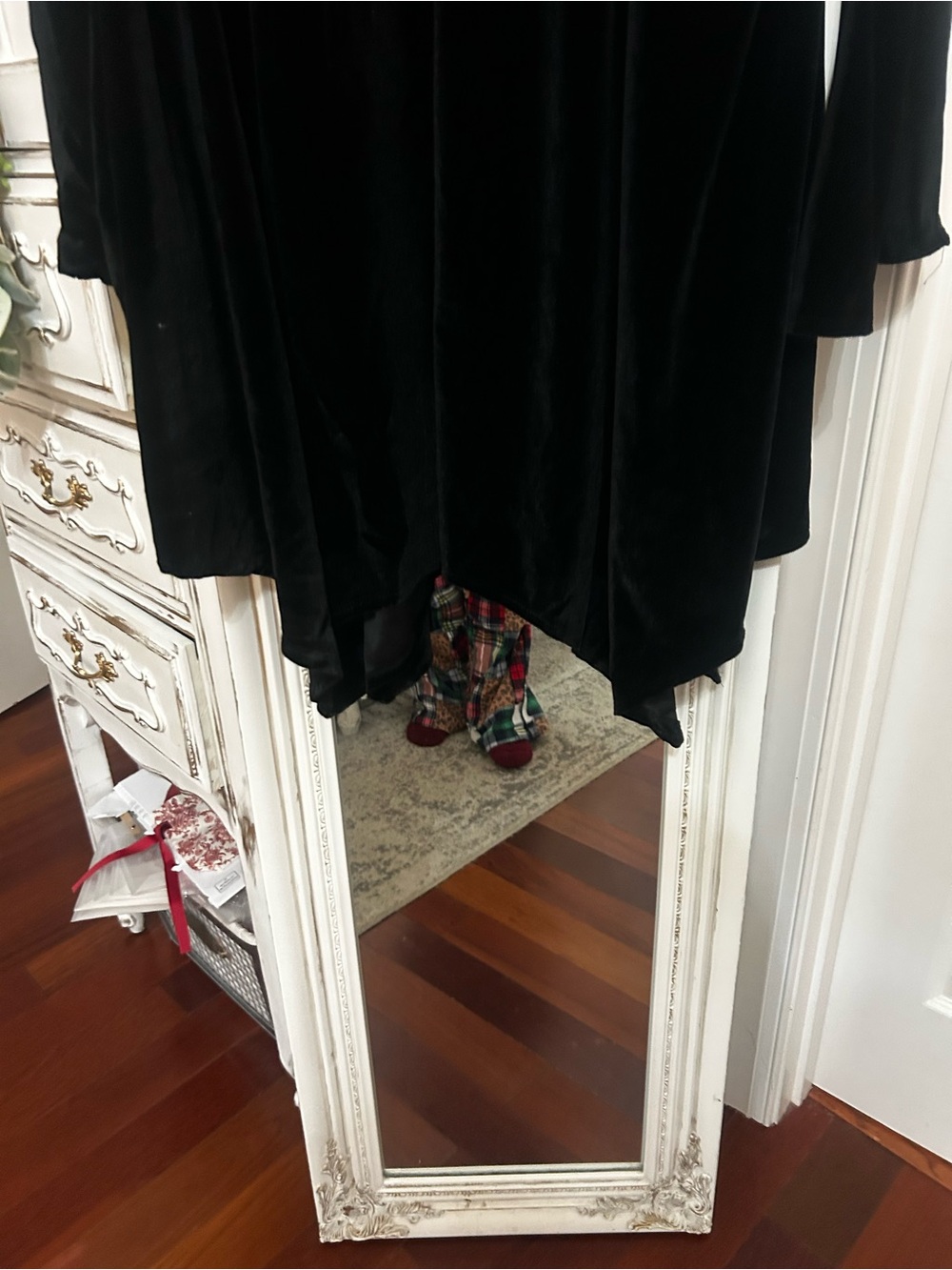 Golden Hour Bell Sleeved Black Velvet Mini Dress New Medium - Picture 7 of 13